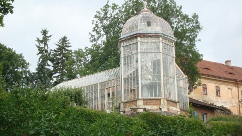Zámecký historický skleník ve Valči čeká rekonstrukce